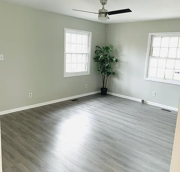338 Milburn Dr — Photo 4