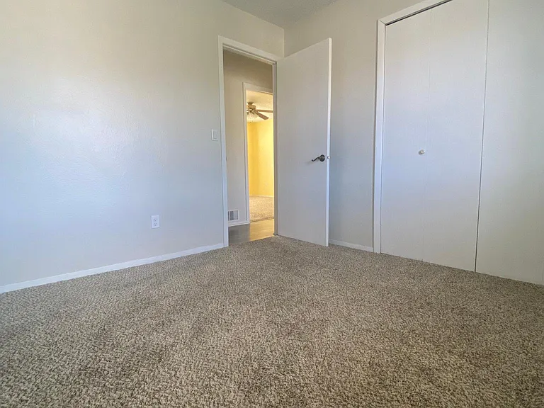 325 Catalina Dr — Photo 11