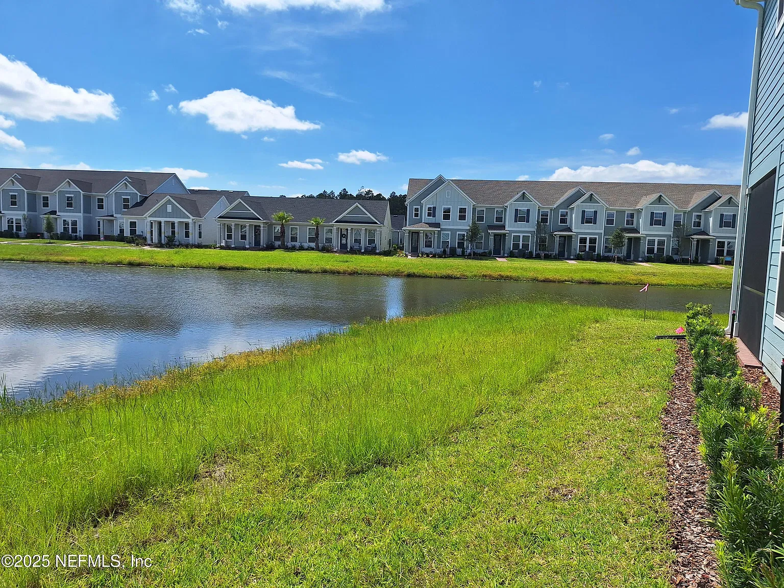 3 bed, 2.5 bath, 1782 sqft, $2,300 — Photo 2