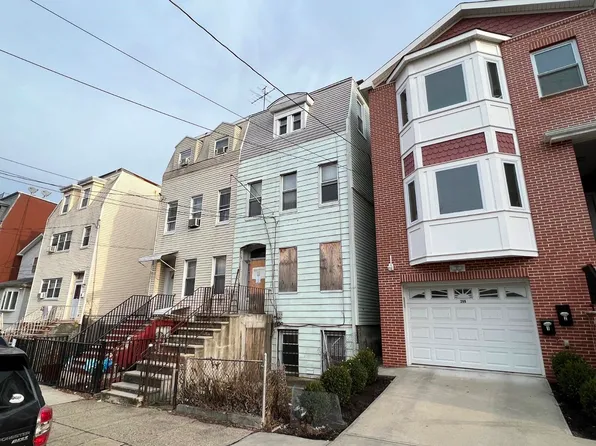 288 Whiton St #Jc, Hasbrouck Heights, NJ 07604