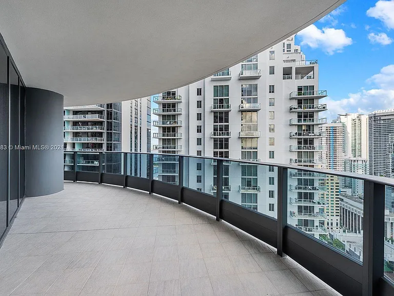 Brickell Plz — Photo 23