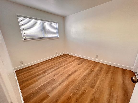 5th image of 587 Avalani Ave APT 3