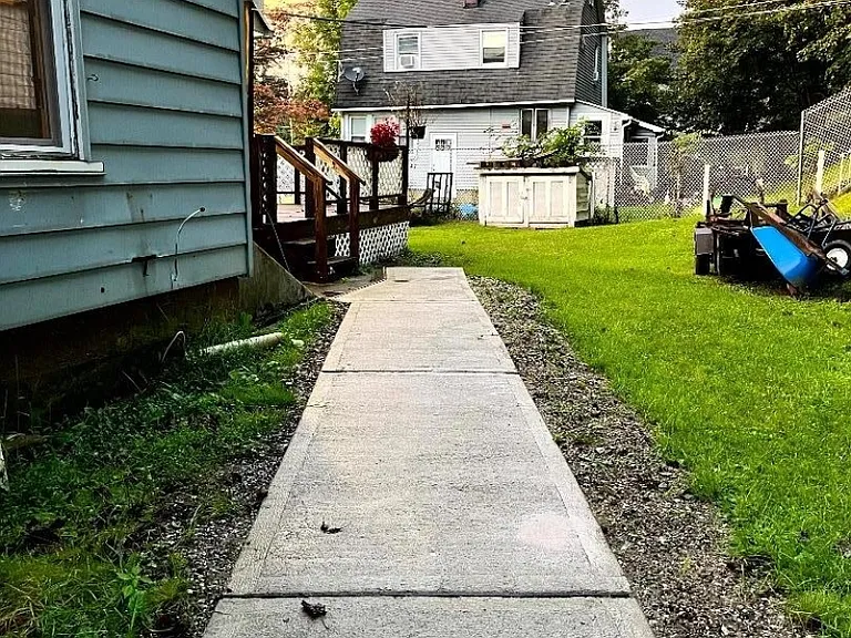 30 Fowler St — Photo 1