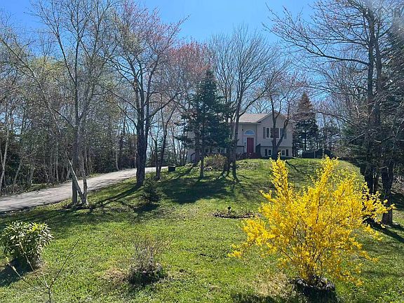 2nd image of 19 Kilbride Dr