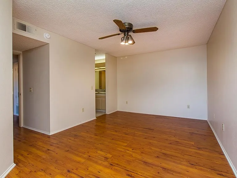 9424 Twin Trails Dr #103 — Photo 15