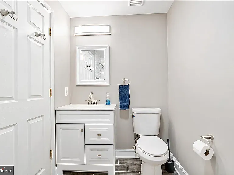 522 S Clinton St — Photo 26