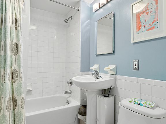 4th image of 160 W 128th St
