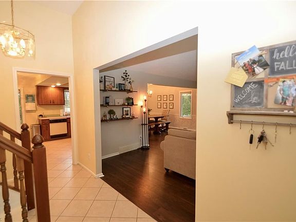 3rd image of 25443 Brittany Cir