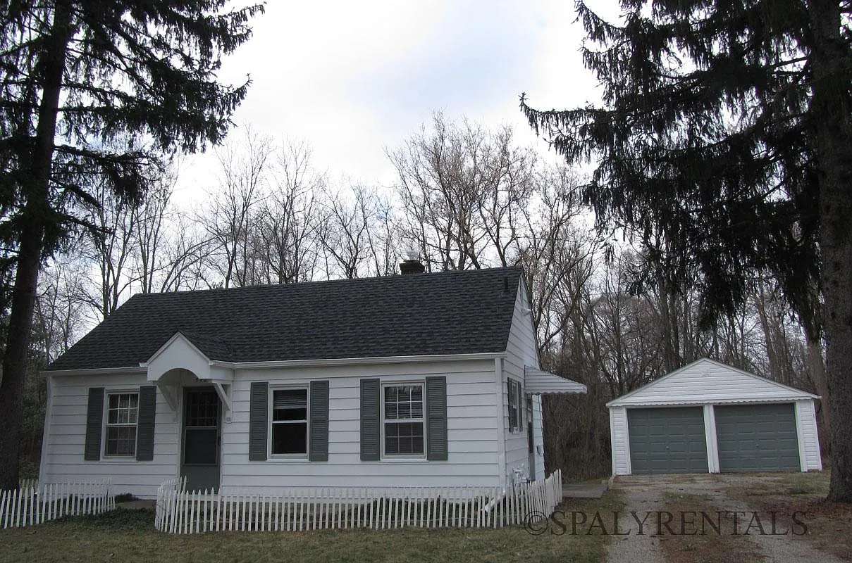 5425 Church St photo 1