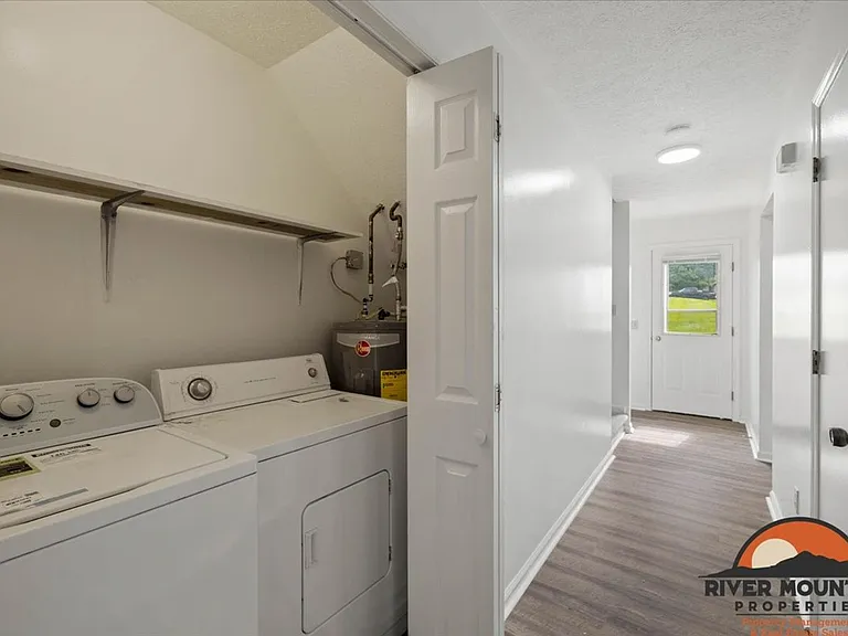 1485 Sandy Cir — Photo 10