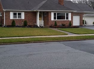 3 Country Club Pl W, Camp Hill, PA 17011