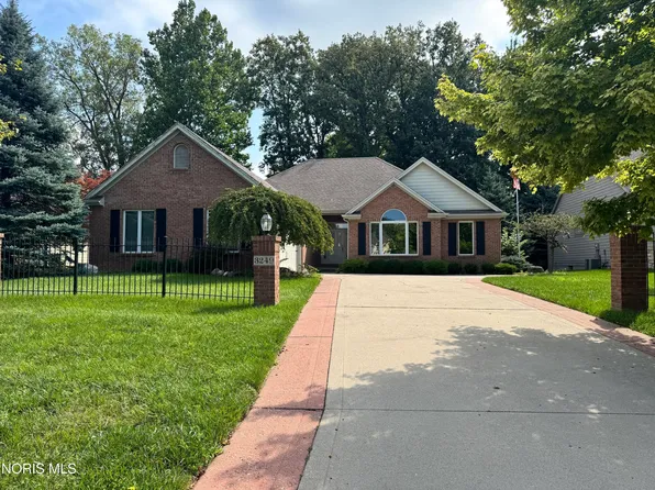 3249 Stone Wall Rd, Maumee, OH 43537