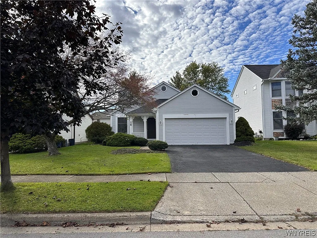 3 bed, 1.0 bath, 1172 sqft, $2,700 — Photo 2