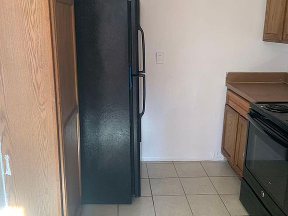 4th image of 922 Bellows Ave