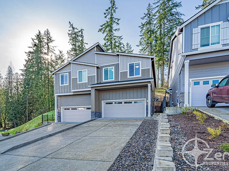 4261 S Cloverhill Way — Photo 2