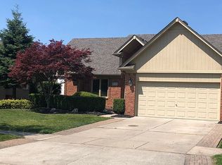 51325 Shadywood Dr, Macomb, MI 48042