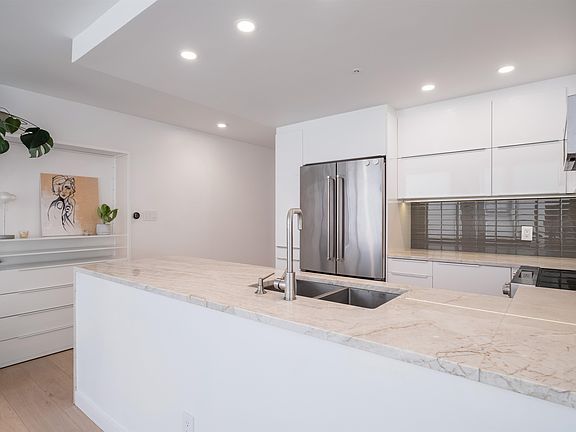 5th image of 1009 Expo Blvd #2107