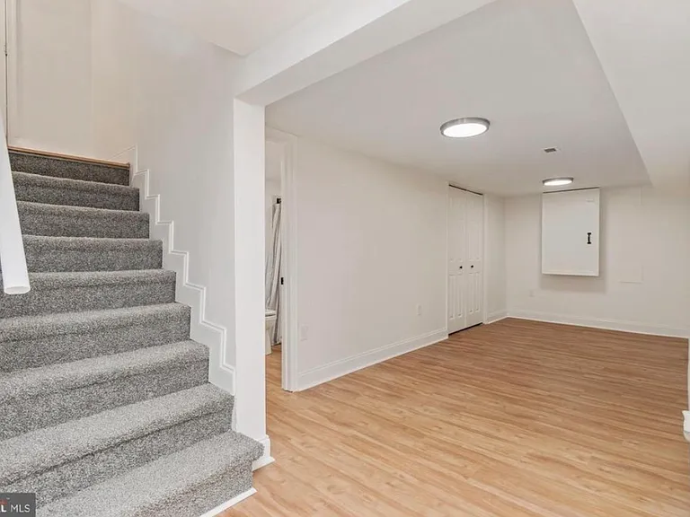 602 S Hammonds Ferry Rd — Photo 23