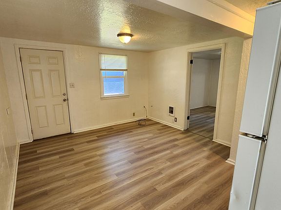 4th image of 1020 S Broadway St #4