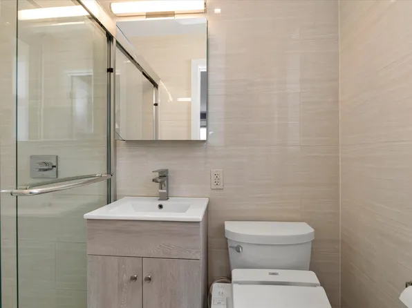 67-12 Yellowstone Boulevard image 17 of 24