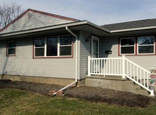 1042 Doris Dr, Hubbard, OH 44425