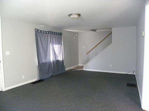 3rd image of 2172 College Ave