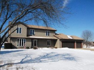 W233N7097 Blacksmith Ct, Sussex, WI 53089