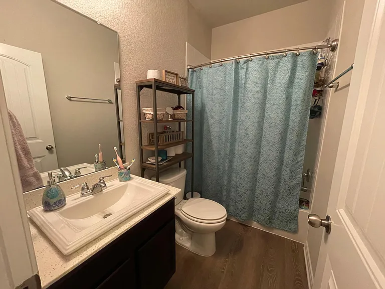 2nd bathroom