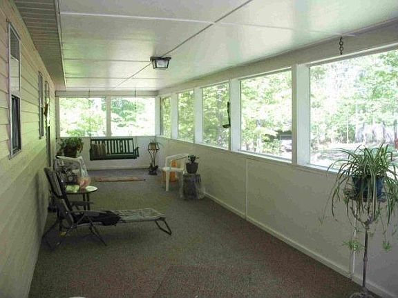 5th image of 353 White Pine Ln