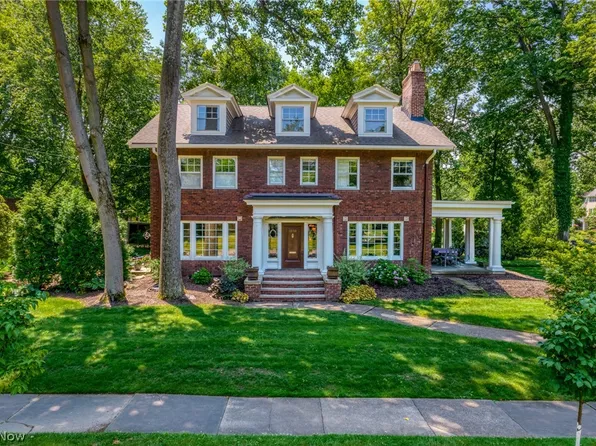 3050 Monmouth Rd, Cleveland Heights, OH 44118