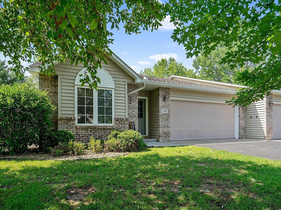 1st image of 890 Evergreen Ct