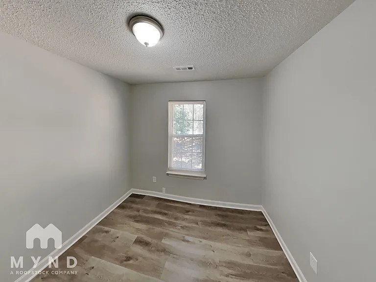 5419 Howard St — Photo 14