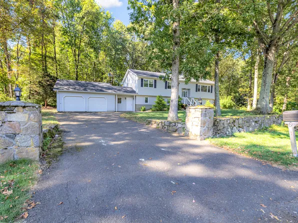 6 Byron Place, Shelton, CT 06484