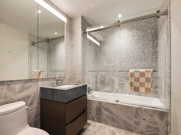 30 Riverside Boulevard image 13 of 16