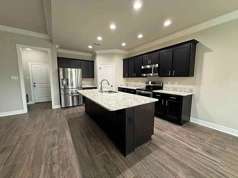 6510 Suwanee Rd — Photo 7