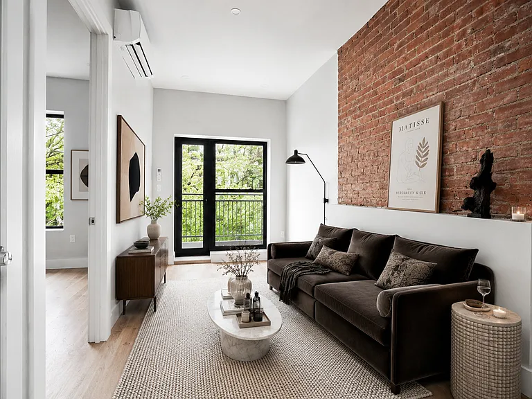 255 W 131st St #2B — Photo 1