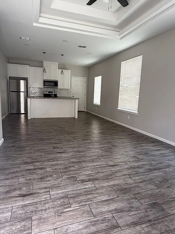 2 bed, 2.0 bath, 987 sqft, $1,200 — Photo 3