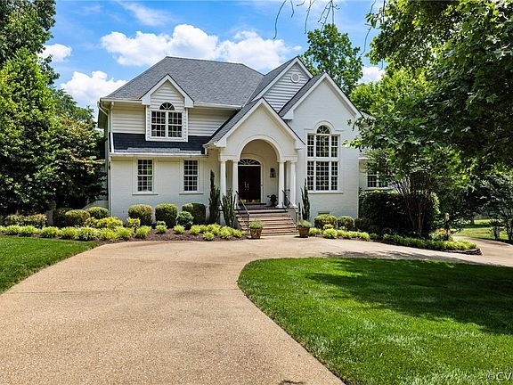 3rd image of 2507 Saint Regis Dr