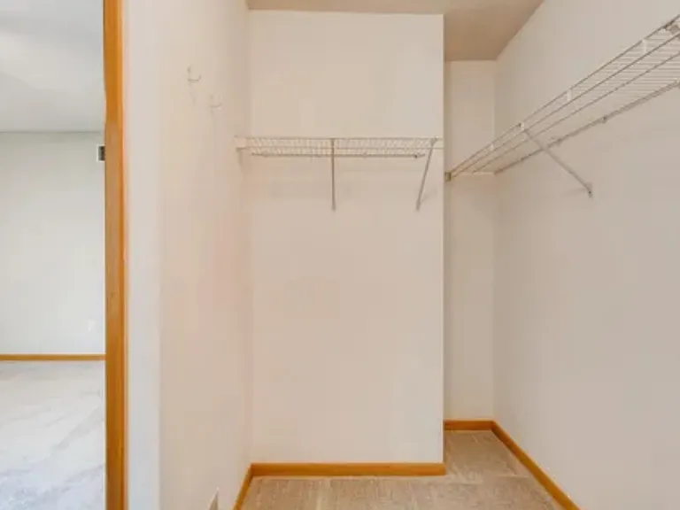 640 Knights Bridge Rd #640 — Photo 12