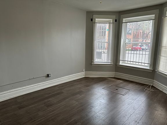 5th image of 2828 N Lawndale Ave APT 1F