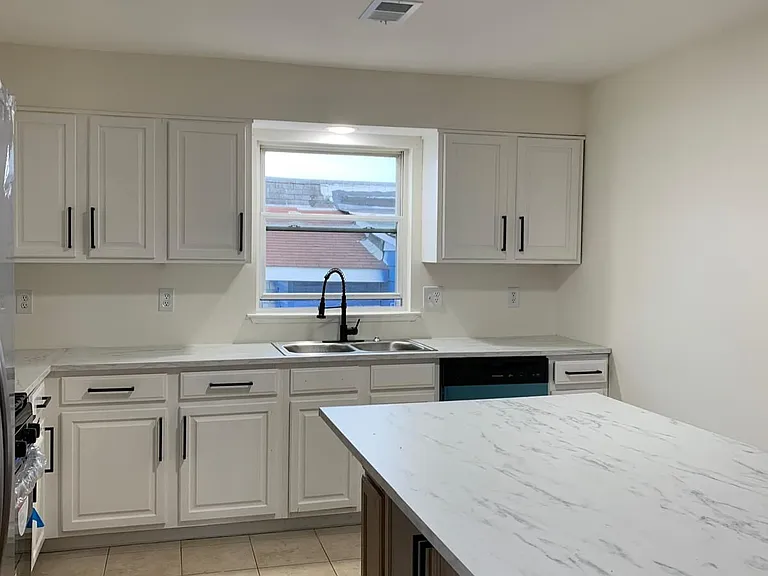 1184 Union St #FIRSTFLOOR — Photo 2