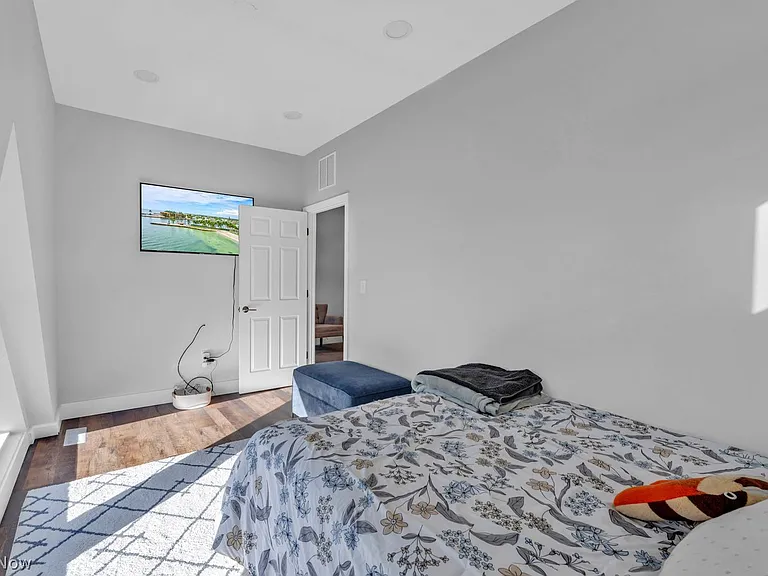 2702 Bridge Ave — Photo 28