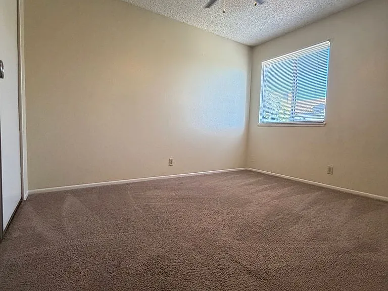 1302 Gina Dr — Photo 16
