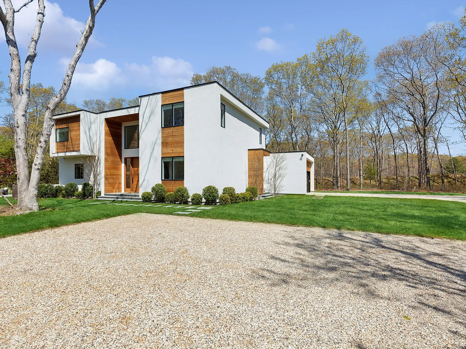 Brand New Construction With Gorgeous Golf Course Views — Photo 3