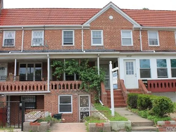 8505 Eliot Ave, Flushing, NY 11374