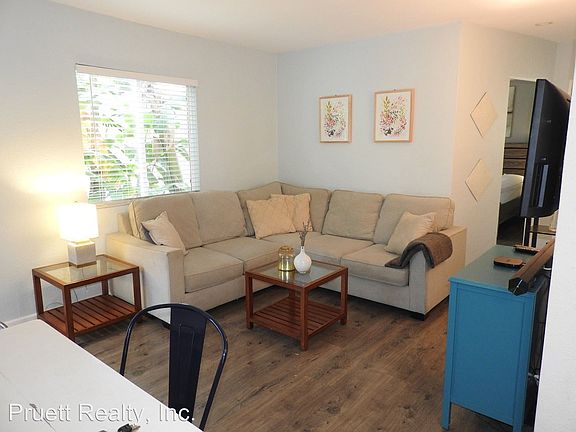 5th image of 4227 Whittier St