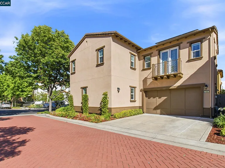 1365 Bayberry View Ln — Photo 1
