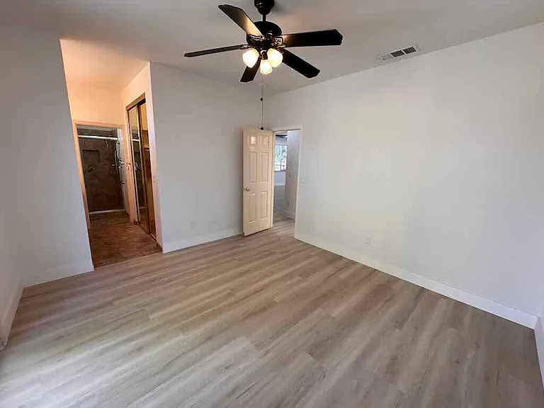 5662 Murrell St — Photo 10