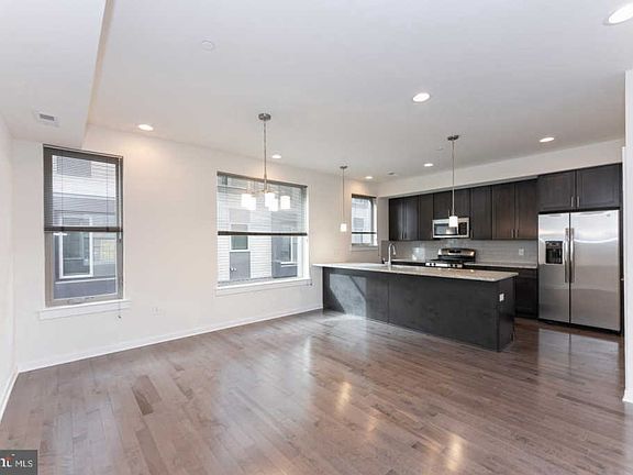 4th image of 2125 E Lehigh Ave #B-12