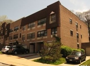 24022 70th Ave #2, Douglaston, NY 11362